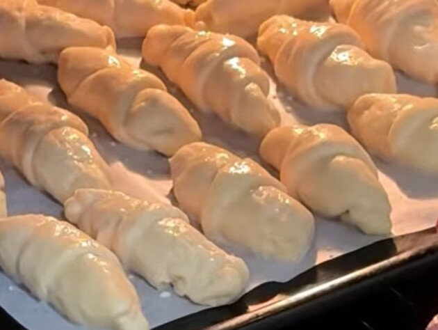 Приготовьте пышные и вкусные рогалики без яиц и сливочного масла. Бюджетный рецепт теста