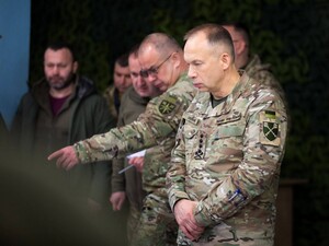 РФ нарощує резерви, активізує бойові дії на фронті і змінює тактику – Сирський