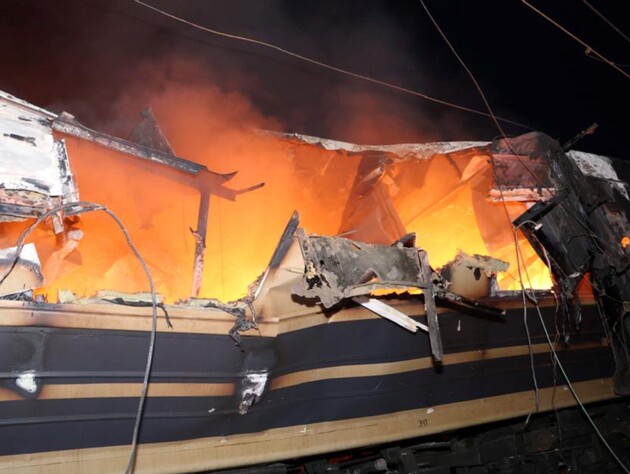 В атакованном РФ харьковском поезде погиб военный, среди пострадавших – полицейские