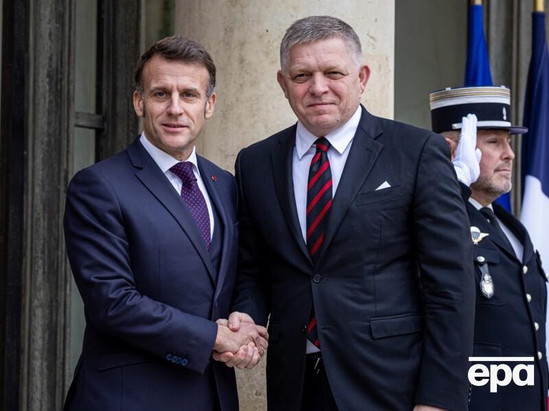 Фицо предлагает "оливковую ветвь" ЕС. Bloomberg назвало причины изменения позиции премьера Словакии