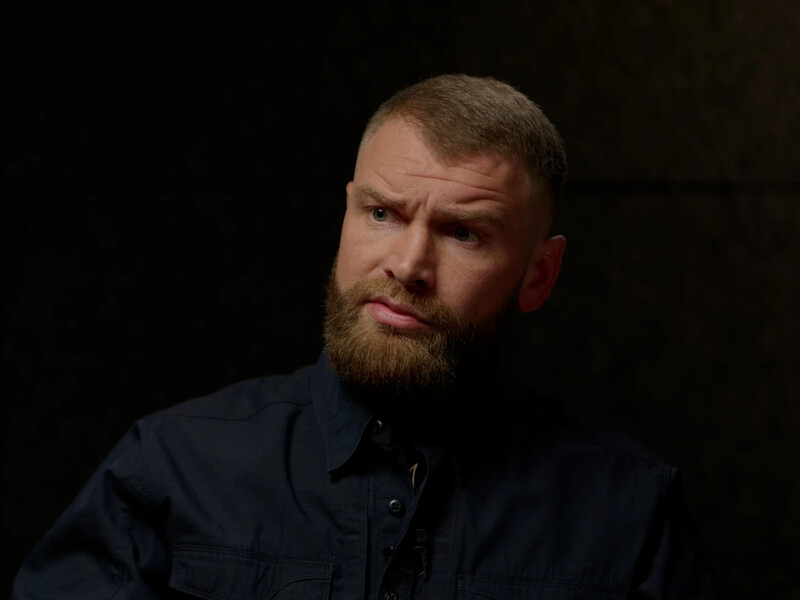 Морпех Волынский рассказал, как в 2014 году в Крыму его командир-предатель завел в часть российского генерала