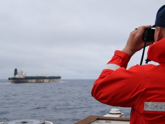 Моряки с танкера, за которым охотились США, требовали заменить экипаж из-за российской регистрации – СМИ