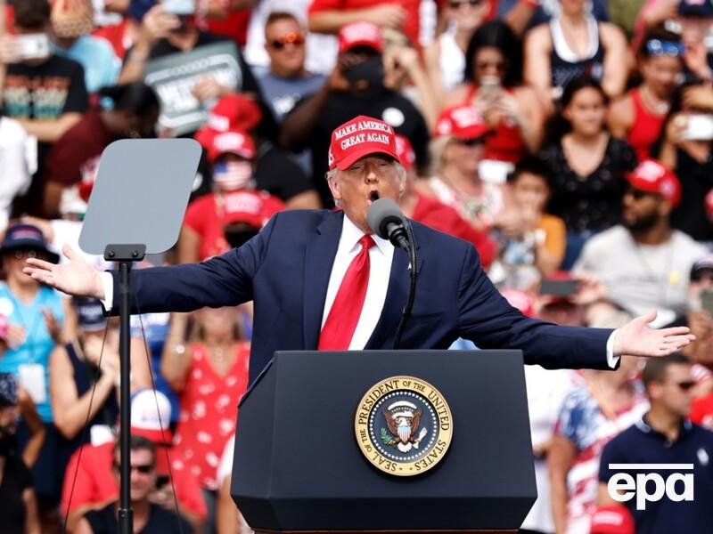 Трамп оголосив, що біля Білого дому збудують стадіон