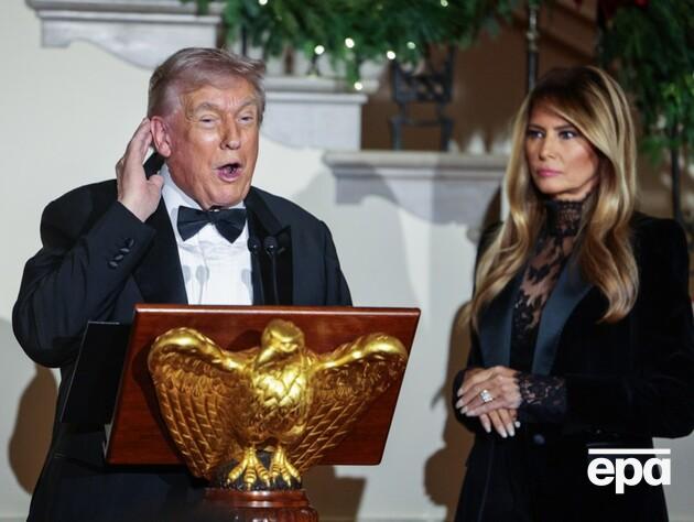 Не має друзів, замовляє золоті яйця і натякає на секс з чоловіком – нові подробиці про Меланію Трамп