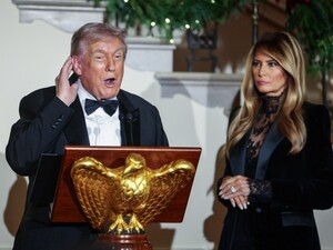 Не має друзів, замовляє золоті яйця й натякає на секс із чоловіком – нові подробиці про Меланію Трамп