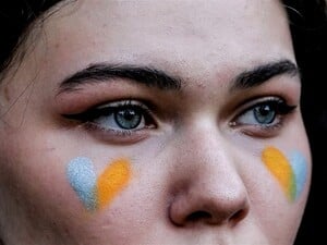 Стало больше украинцев, готовых терпеть войну 