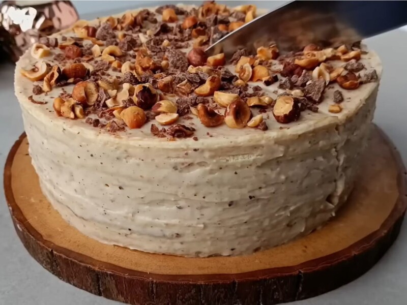 Приготуйте на сковороді торт із неповторним горіховим кремом. Простий і швидкий рецепт десерту
