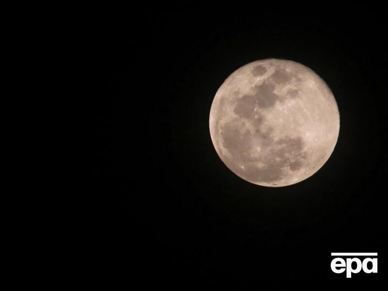 Над Одесою з'явилося відразу чотири Місяці – пабліки