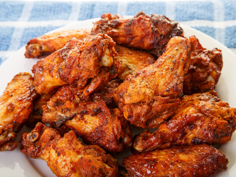 Замаринуйте курячі крильця в цьому соусі – і вони здивують ніжним смаком. Рецепт без зайвого клопоту