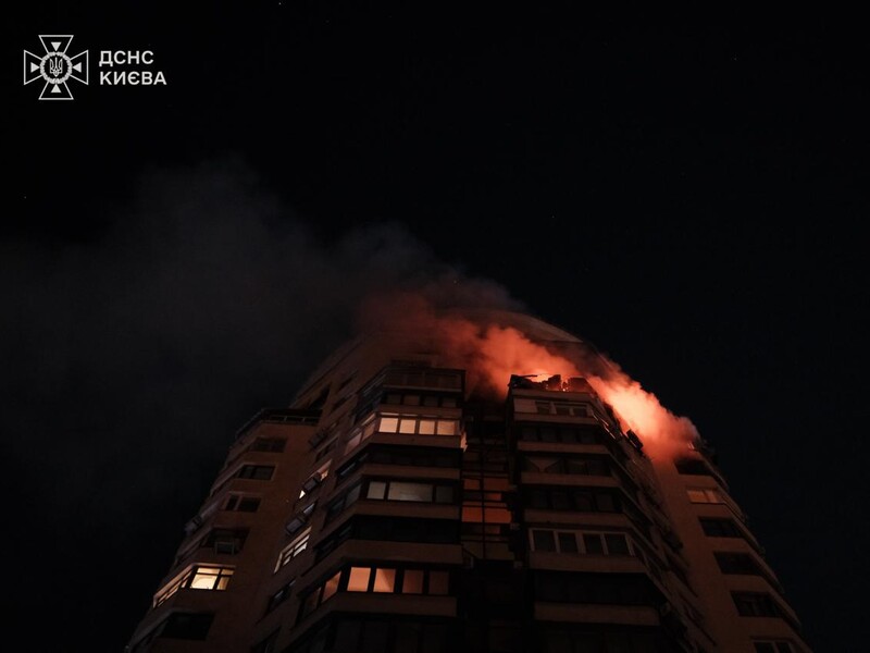РФ обстреляла в Киеве жилые дома, горел детский сад, есть раненые . Фото, видео