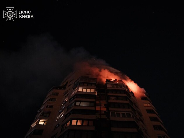 РФ обстріляла в Києві житлові будинки, горів дитячий садок, є поранені. Фото, відео