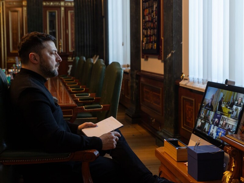 РФ скористалася закликом США поставити удари по енергетиці на паузу, щоб накопичити ракети – Зеленський