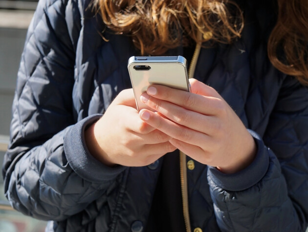 В Іспанії хочуть вимкнути підліткам соцмережі 