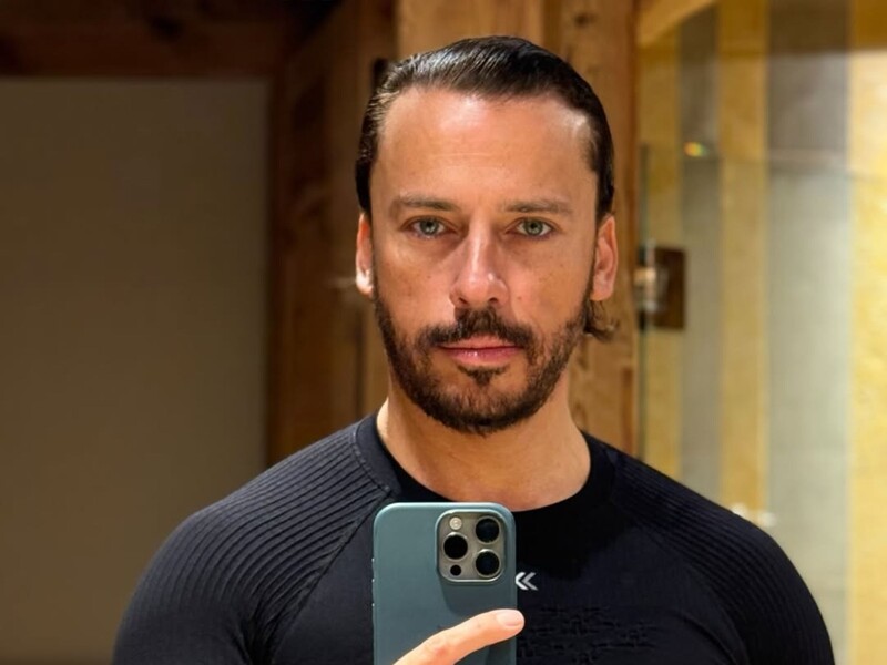 Счастливые и в черных вязаных шапках. Мускулистый Галкин показал свежие фото Пугачевой