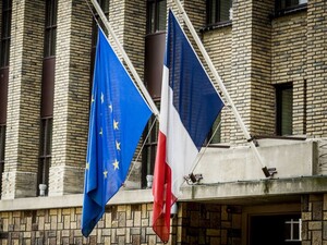 Кредиту ЄС для України на €90 млрд досі не погодили через упертість Франції – Politico