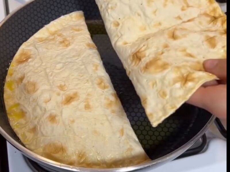 Самый простой рецепт чебуреков, которые готовятся за считанные минуты без мороки и хлопот
