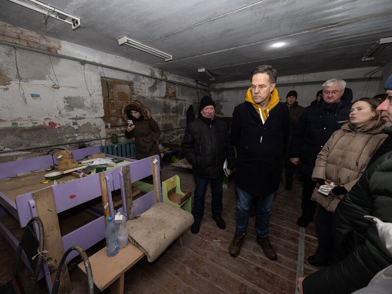 Рютте побував у підвалі, де військові РФ майже місяць тримали всіх жителів села Ягідне