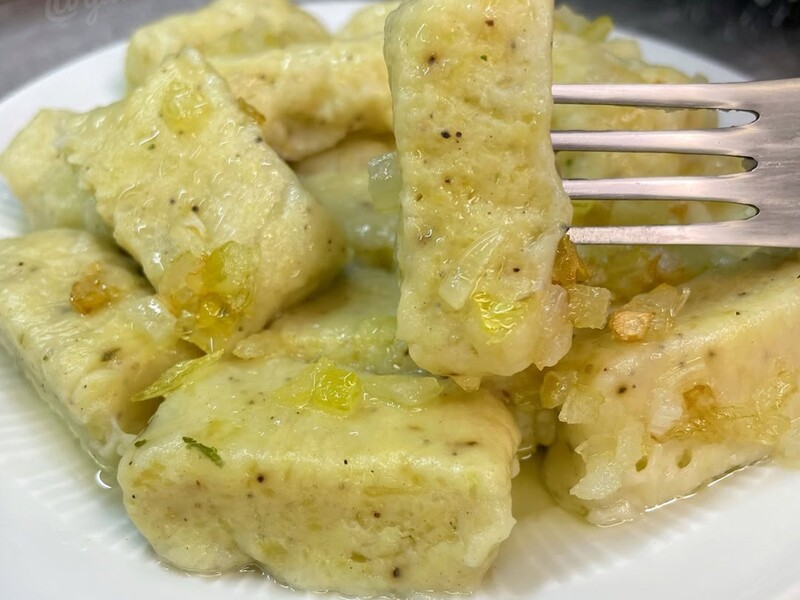 Приготовьте вкусные и нежные картофельные галушки. Очень простой и быстрый рецепт сытного ужина 