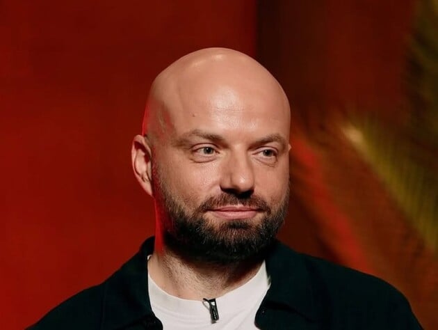 Демин показал на архивном фото свою особенность, от которой впоследствии избавился