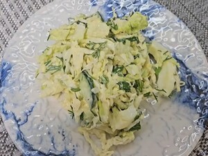 Приготовьте в феврале салат, от которого так веет весной. Секрет – в простом, но очень вкусном соусе 