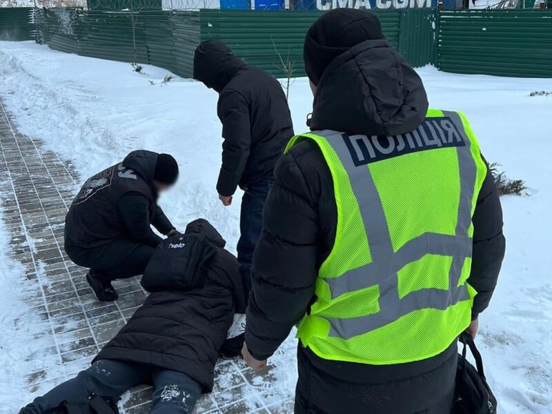 Правоохоронці затримали посадовця КМДА за підозрою у "відкаті" за обладнання для шкіл на 1,2 млн грн