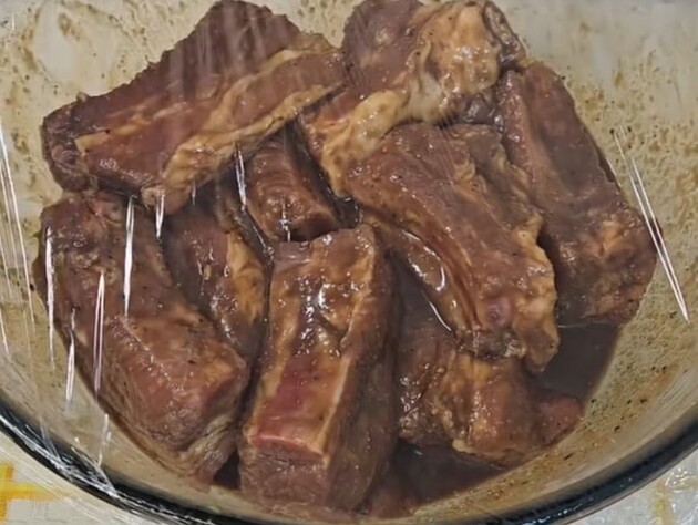 Оставьте ребрышки в этом маринаде на всю ночь – и они покорят своим изумительно нежным вкусом. Рецепт