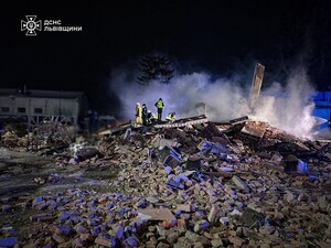 У Львівській області стався вибух газу на СТО. Зруйновано двоповерхову будівлю, загинув чоловік. Фото