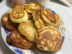 Добавьте это к муке – и оладьи будут невероятно пышными. Рецепт теста без дрожжей