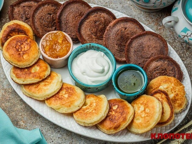 Такі ванільні та шоколадні оладки на сметані здивують всіх. Покроковий рецепт