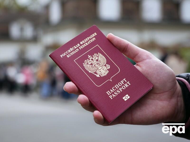 В Абхазии добились, чтобы на ее территории не выдавали российские паспорта