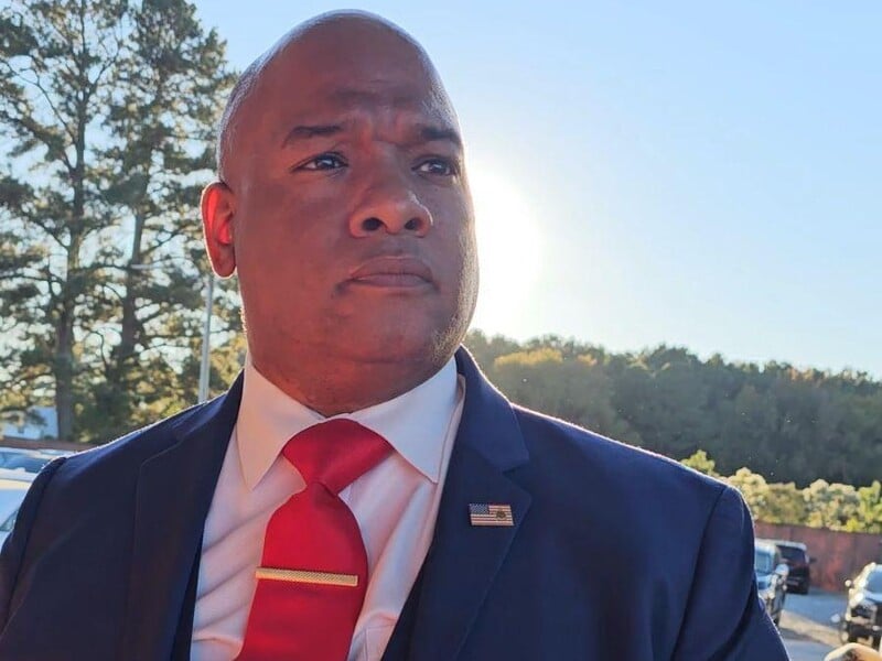 "Прямо й категорично". Духівник Трампа звернувся до президента після відео із подружжям Обама у вигляді мавп