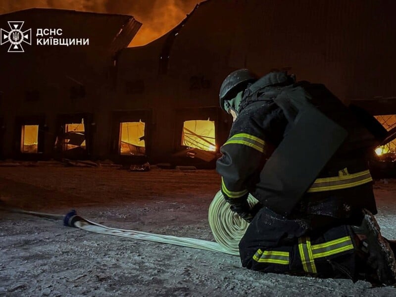 Раптовий обвал конструкцій. У Київській області під час ліквідації наслідків удару РФ загинув рятувальник