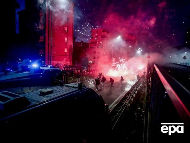 Кидання феєрверків і сутички з поліцією. У Мілані відбулися масові протести проти Олімпійських ігор. Фото