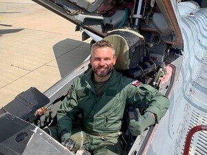 Президент Словаччини назвав помилкою передання Україні винищувачів МіГ-29