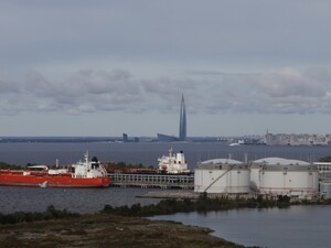 Індія скорочує закупівлю російської нафти заради угоди зі США – Reuters