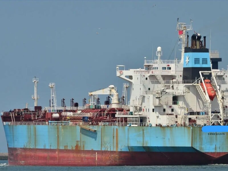 За контрабанду нефти Индия задержала сразу три "подозрительных судна"