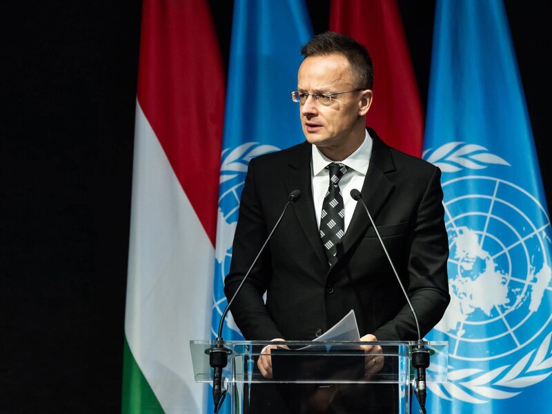 Сийярто открыто поддержал украинских уклонистов, бегущих из страны