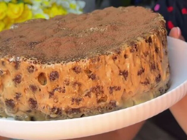 Якщо хочете приготувати дуже смачний торт за 10 хвилин з чотирьох продуктів – запишіть цей рецепт
