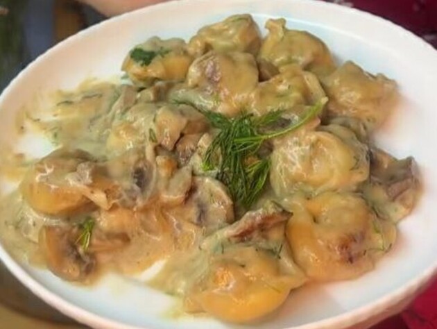 Обовʼязково додайте гриби до пельменів – і отримаєте надзвичайно ситну вечерю. Рецепт