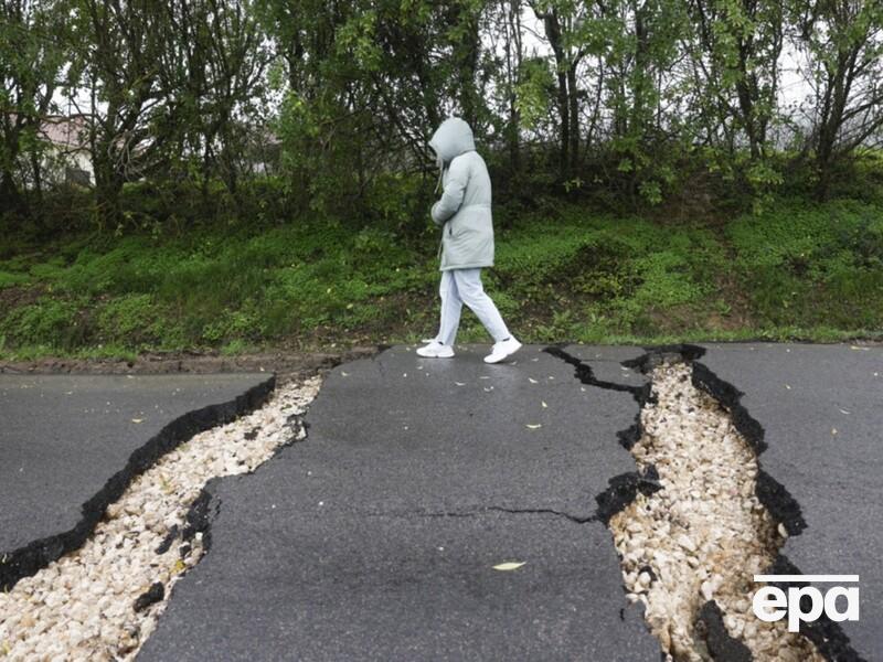 У Португалії через повені обвалилася частина головної автомагістралі, дамба – під загрозою переповнення. Фото