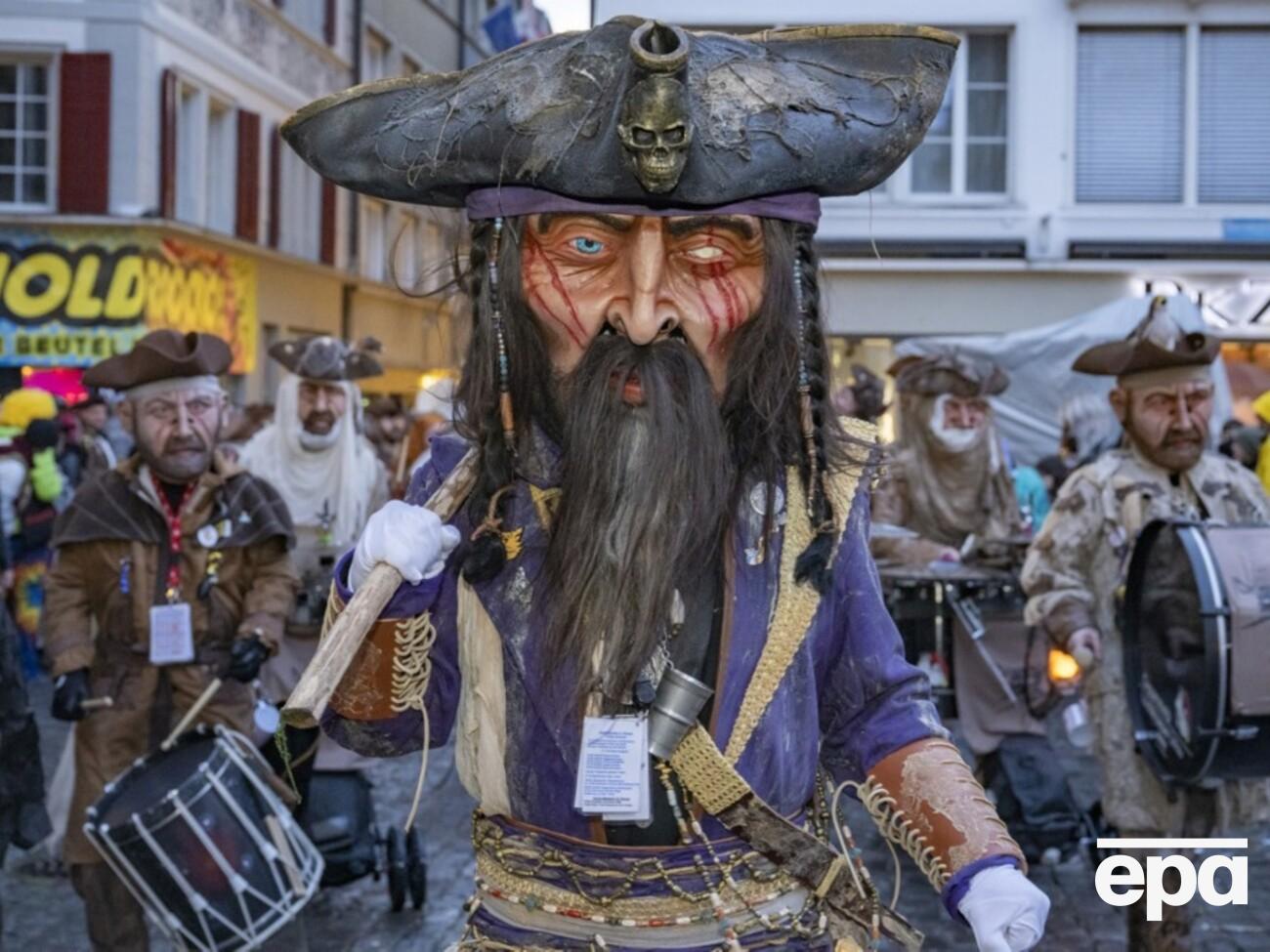 У Швейцарії стартував один із наймасштабніших карнавалів країни. Фоторепортаж