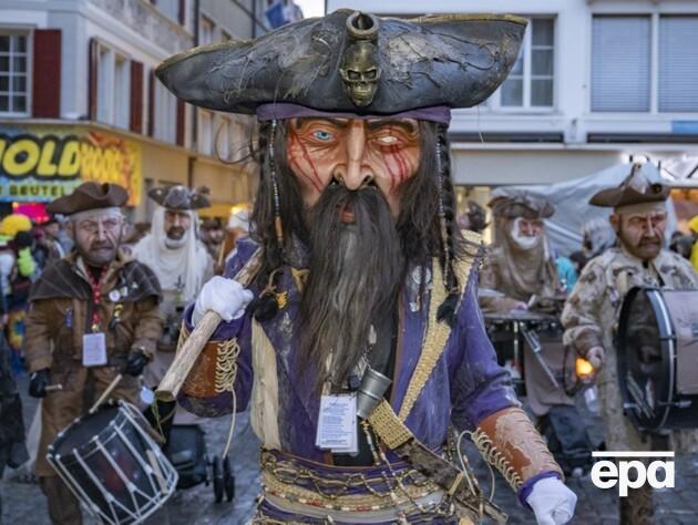 В Швейцарии стартовал один из самых масштабных карнавалов страны. Фоторепортаж