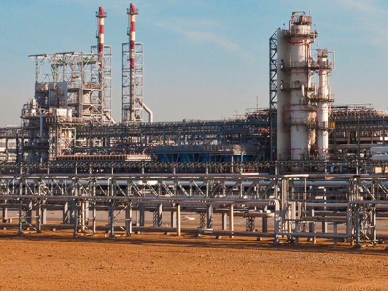 Волгоградський НПЗ зупинив роботу після української атаки – Reuters