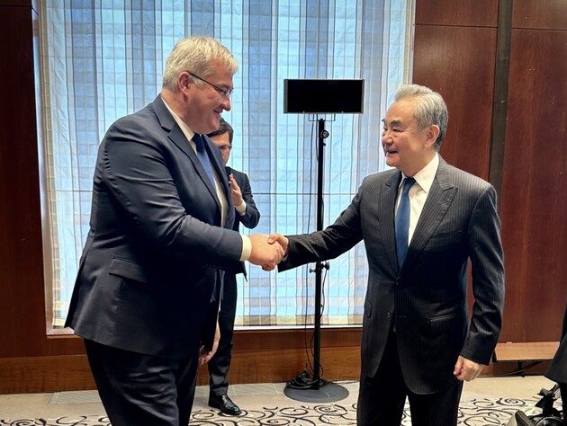 Сибіга запросив до Києва главу МЗС Китаю. Пекін готує пакет енергетичної допомоги Україні