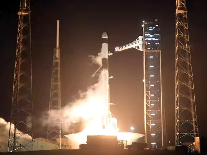 Ракета SpaceX Falcon 9 вывела на орбиту космический корабль Dragon с экипажем Crew-12