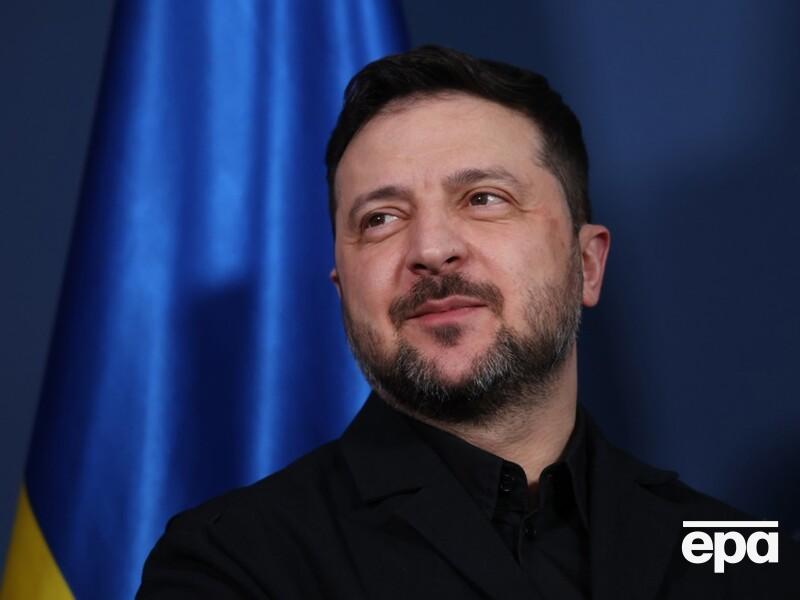 Зеленский считает, что Путин в трудном положении: У него не очень много времени. Дай Бог, не слишком много