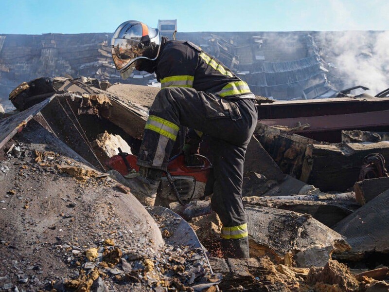 В Киевской области дроны РФ ранили двух человек и уничтожили их дом