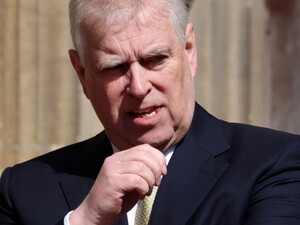 Колишній охоронець заявив, що скандальний син Єлизавети ІІ приводив десятки жінок у резиденцію