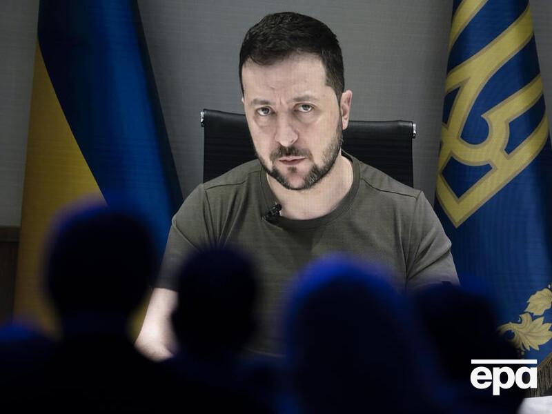 "Контролюємо час". Зеленський заявив, що США обмежували допомогу Україні, щоб вона не перемогла РФ