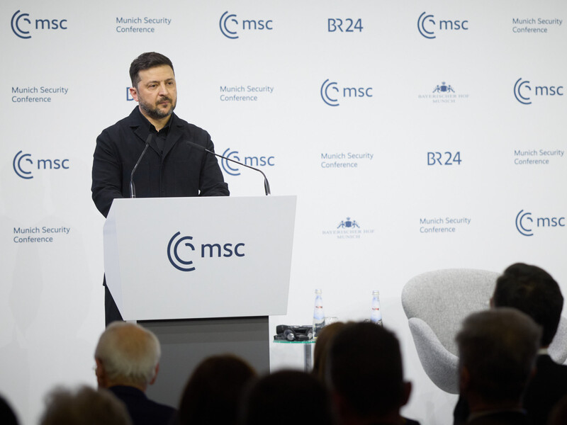 "Путін може вважати себе царем, але насправді він – раб війни". Повний текст виступу Зеленського в Мюнхені